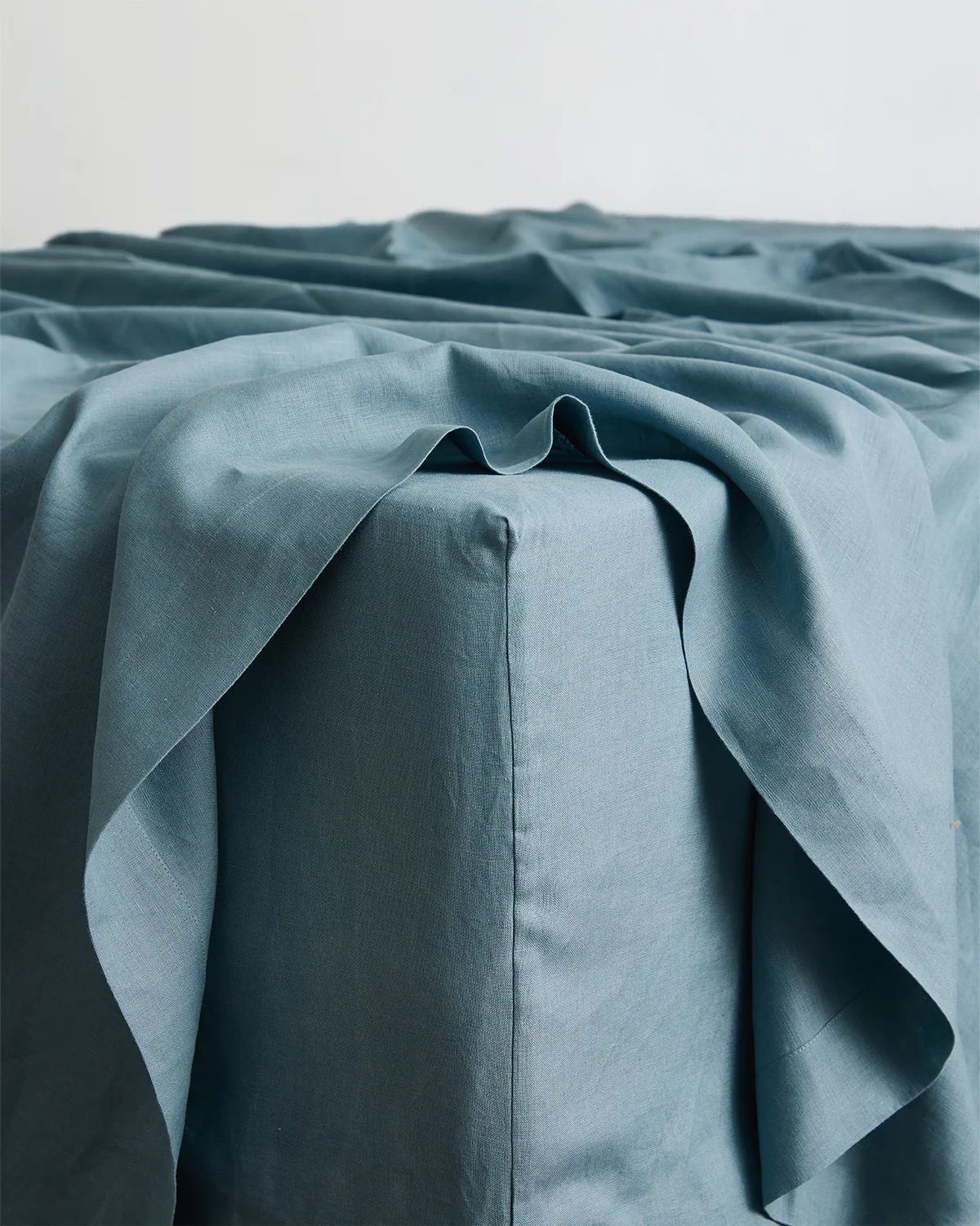 Lagoon 100% French Flax Linen Bedding Bundle - Image 3