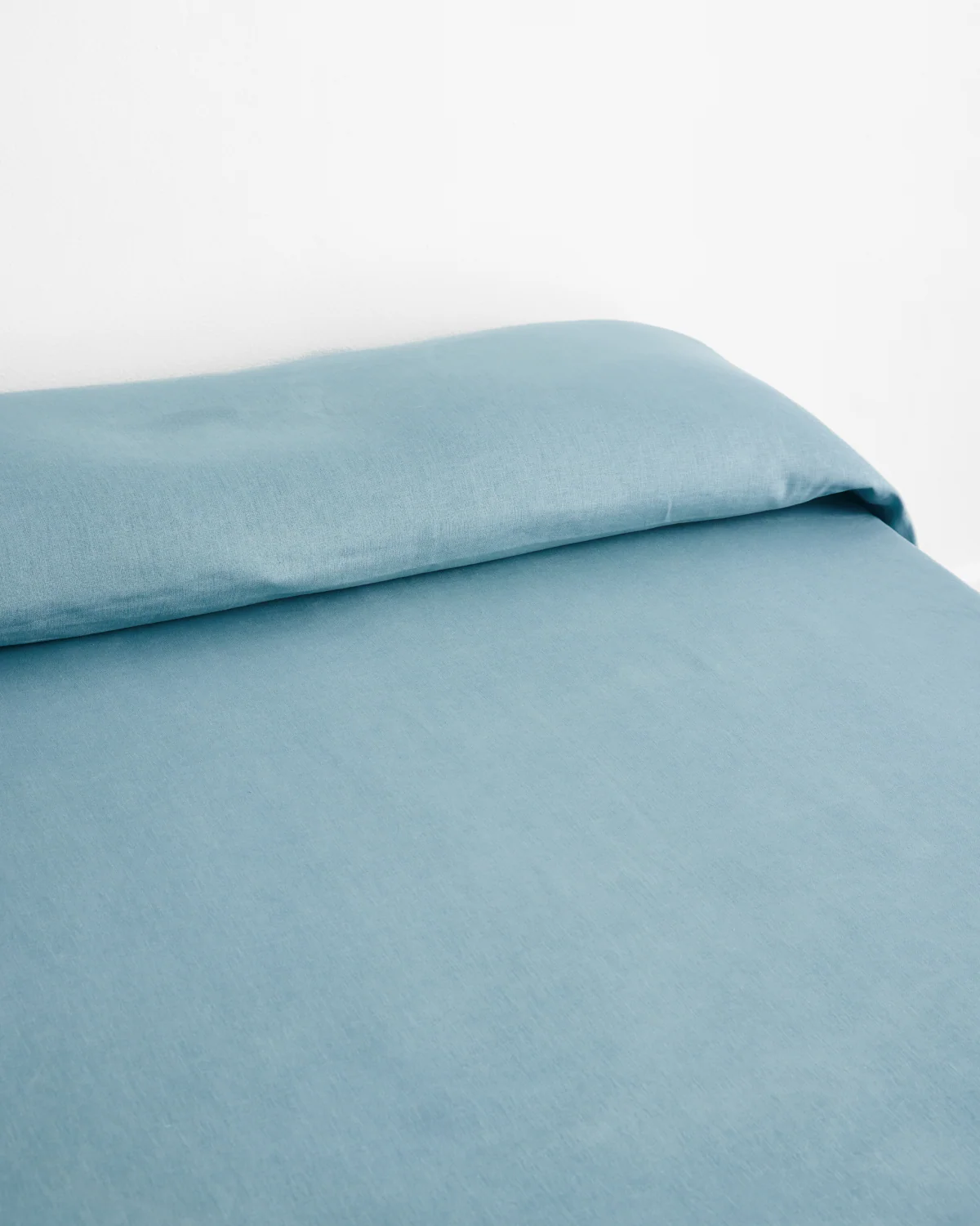 Lagoon Heavy Linen Bed Cover - Image 2