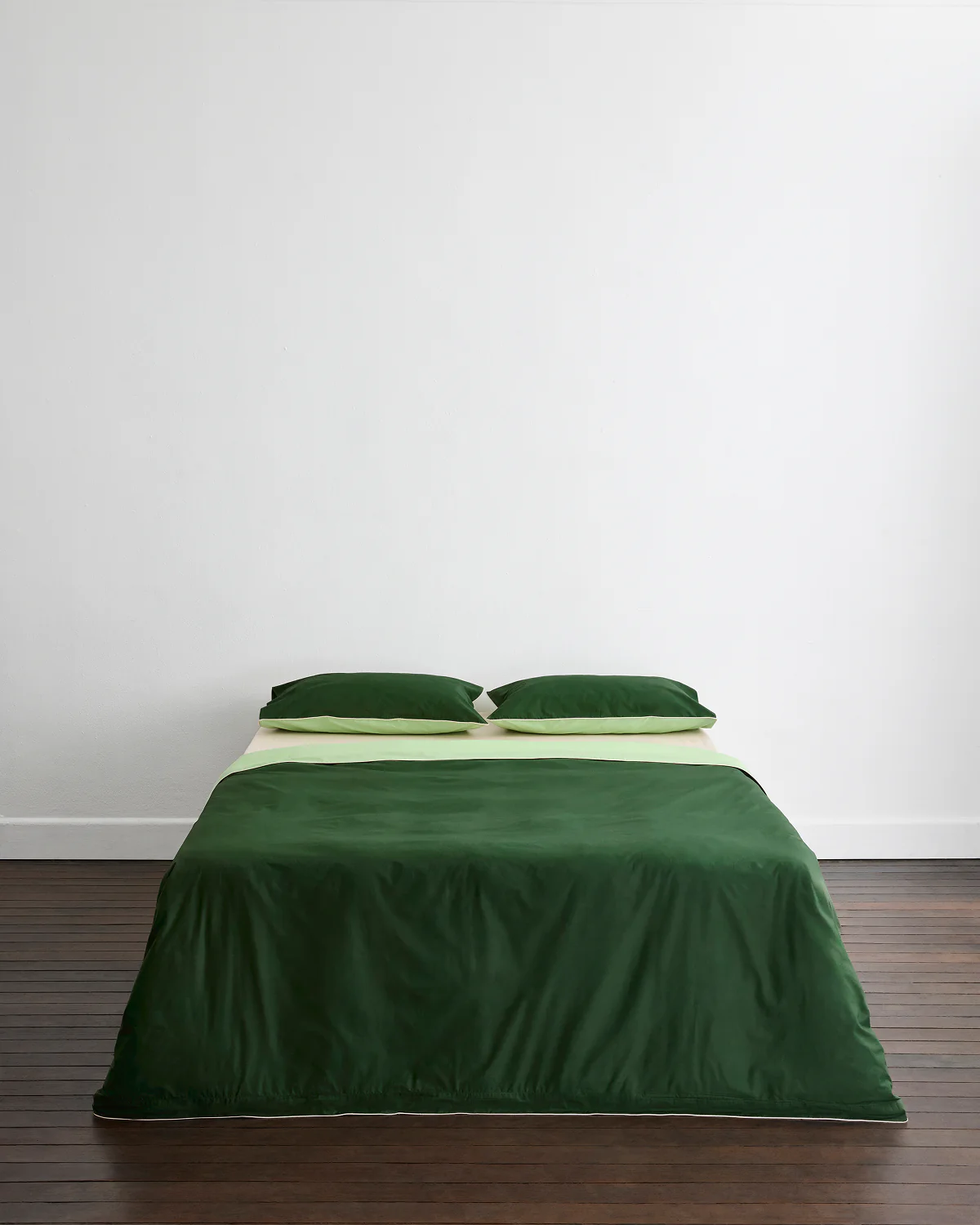 Moss, Apple & Vanilla Piped 100% Organic Cotton King Pillowcases (Set of Two) - Image 3