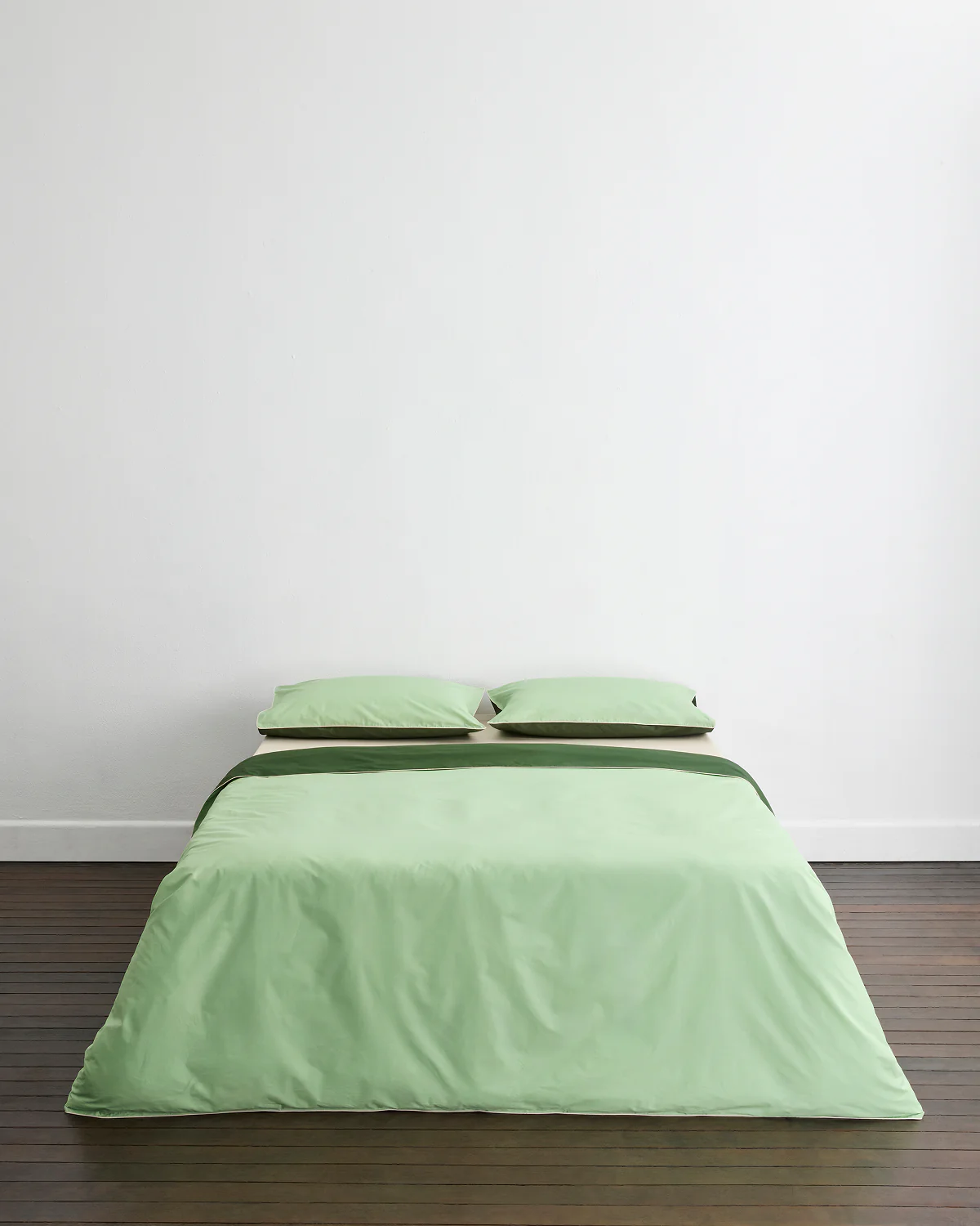 Moss, Apple & Vanilla Piped 100% Organic Cotton King Pillowcases (Set of Two) - Image 4