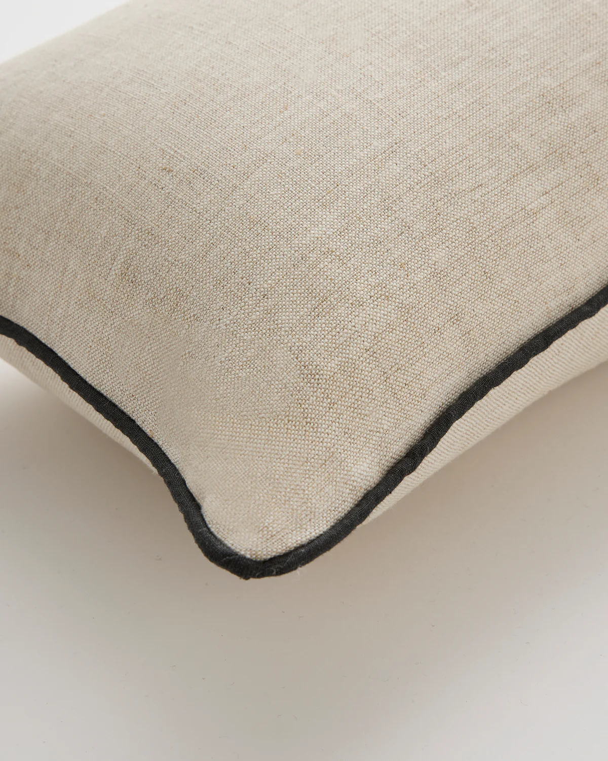 Oatmeal & Charcoal 100% French Flax Linen Piped Lumbar Cushion Cover - Image 2